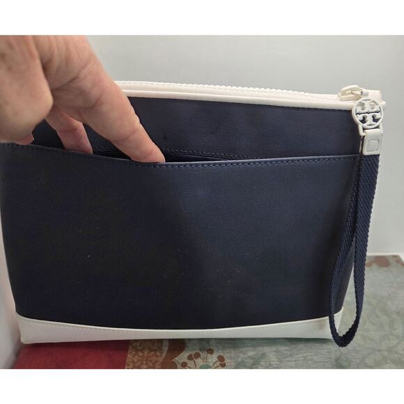 TORY BURCH Medium Nylon Cosmetic Case In Navy & White Wrist Strap 7.5 X 10 In - Picture 6 of 8